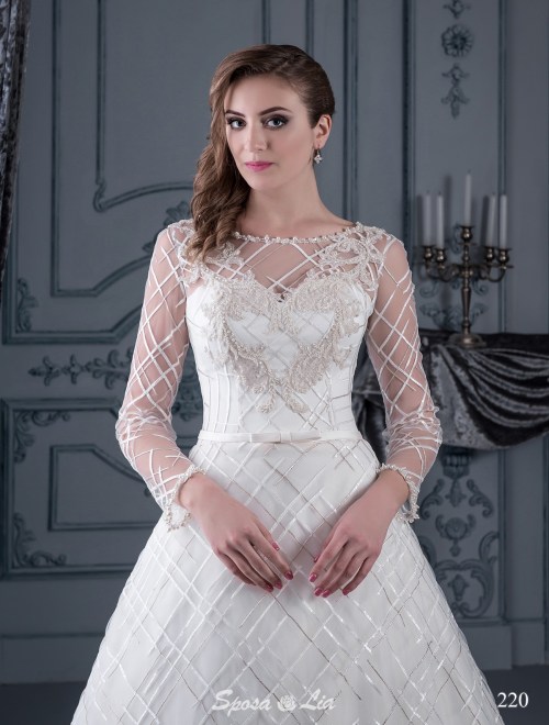 https://www.sposa-lia.com/images/stories/virtuemart/product/220       (2).jpg